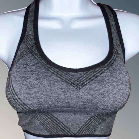 New Balance Gray Heathered Sports Bra Size Medium - Picture 5 of 5